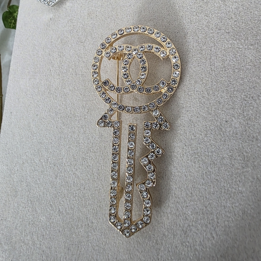 Modern Key Shape Rhinestone Brooch Pin - Picture 3 of 5